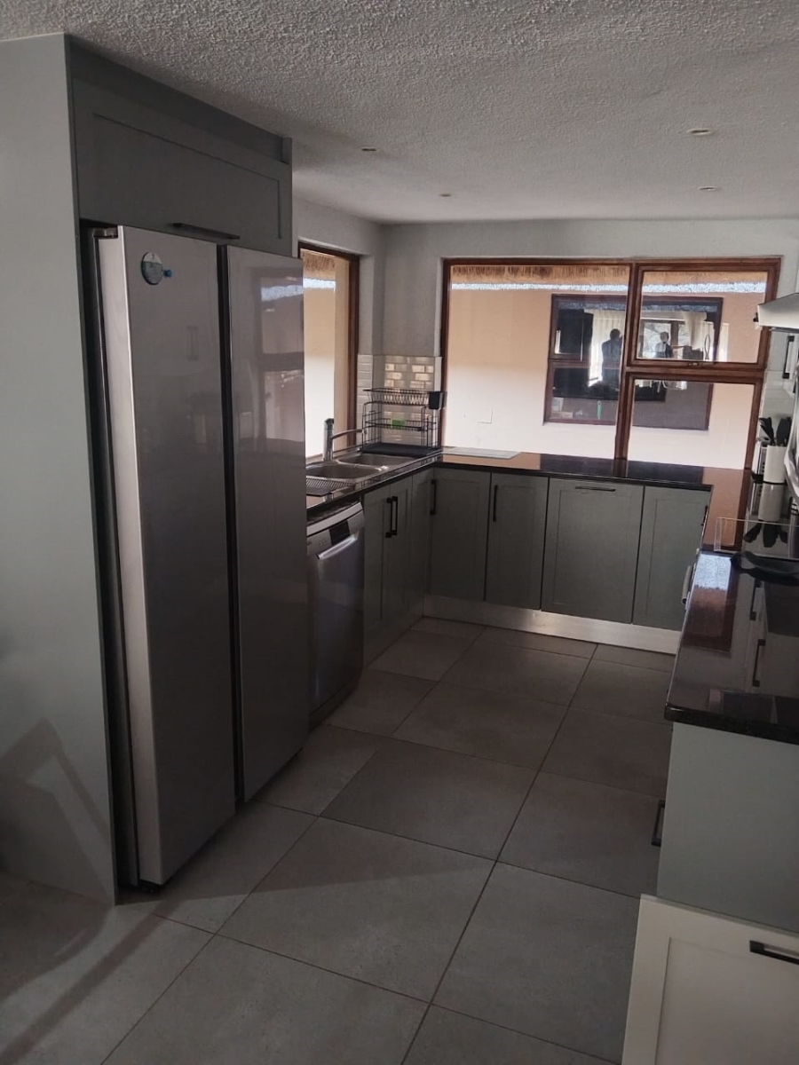 7 Bedroom Property for Sale in Lakeland North West